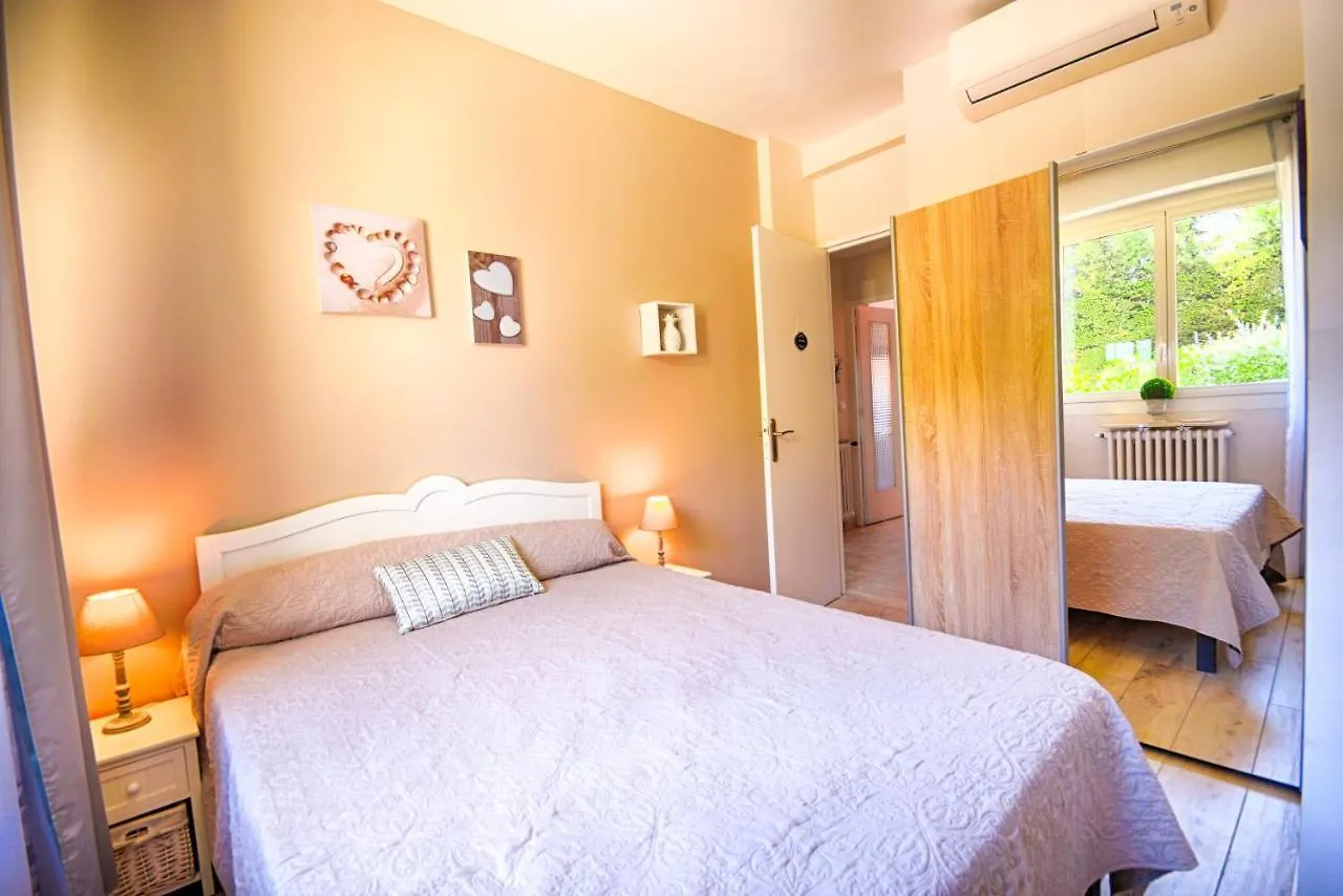 Apartment Residence Les Vertes Annees Juan-les-Pins France