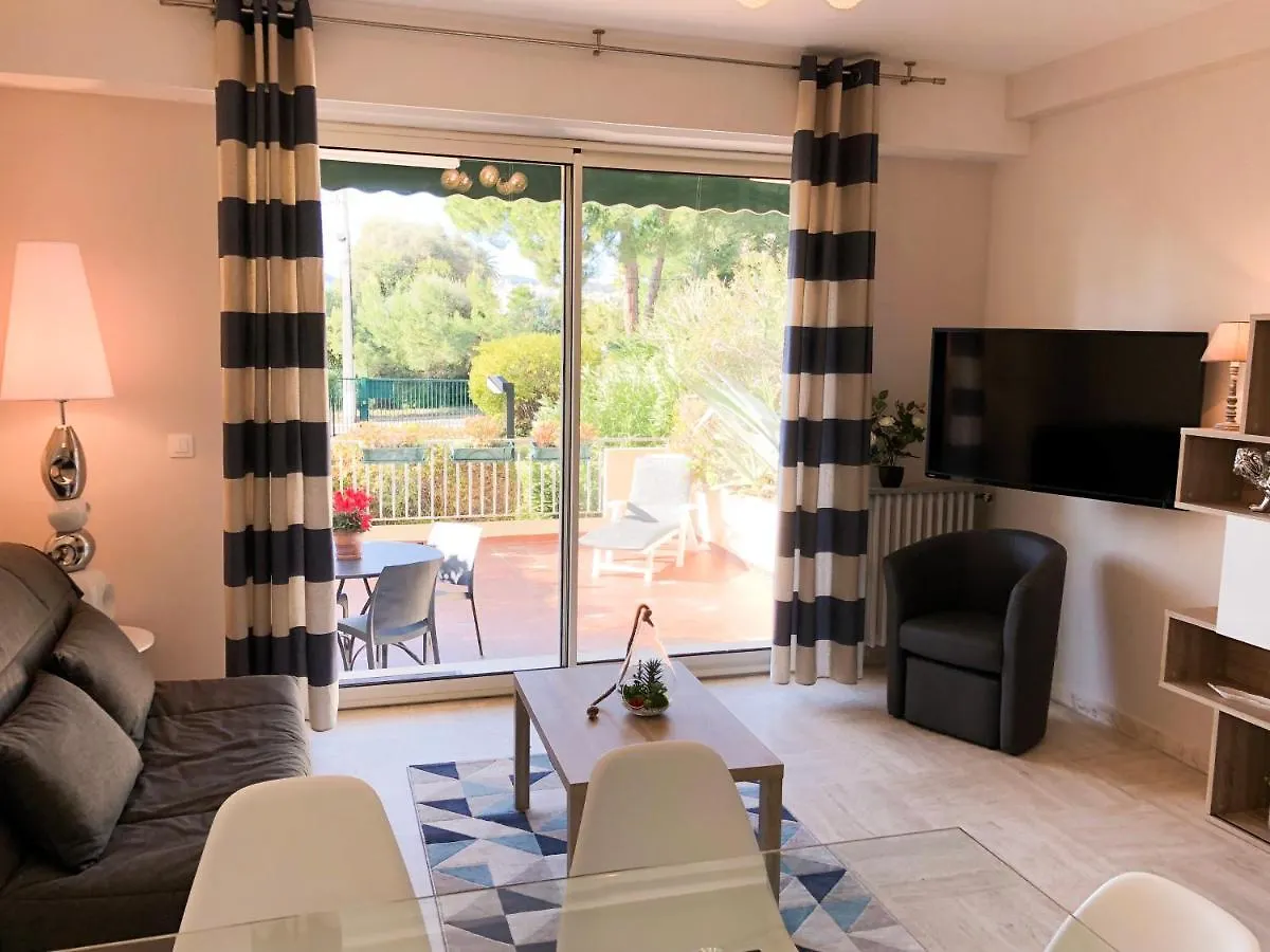 Residence Les Vertes Annees Juan-les-Pins Apartment