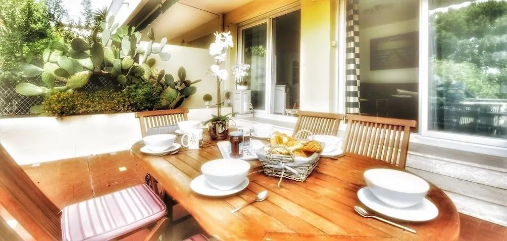Apartment Residence Les Vertes Annees Juan-les-Pins