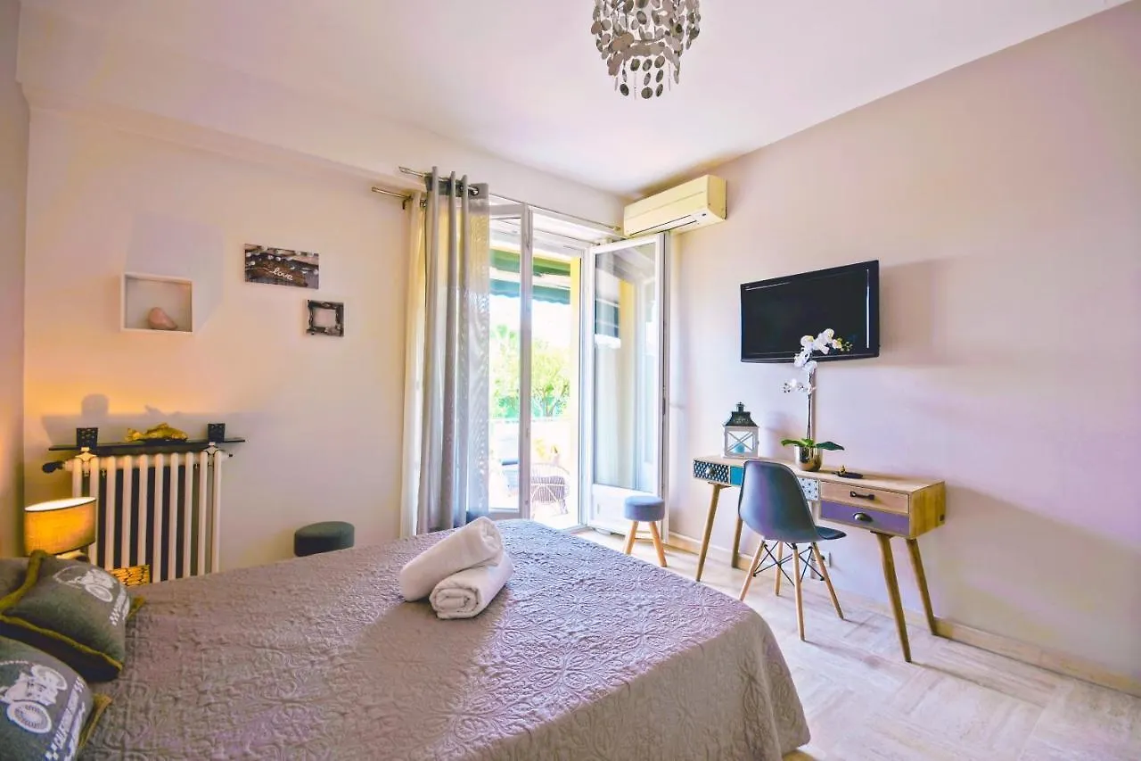 Residence Les Vertes Annees Juan-les-Pins Apartment