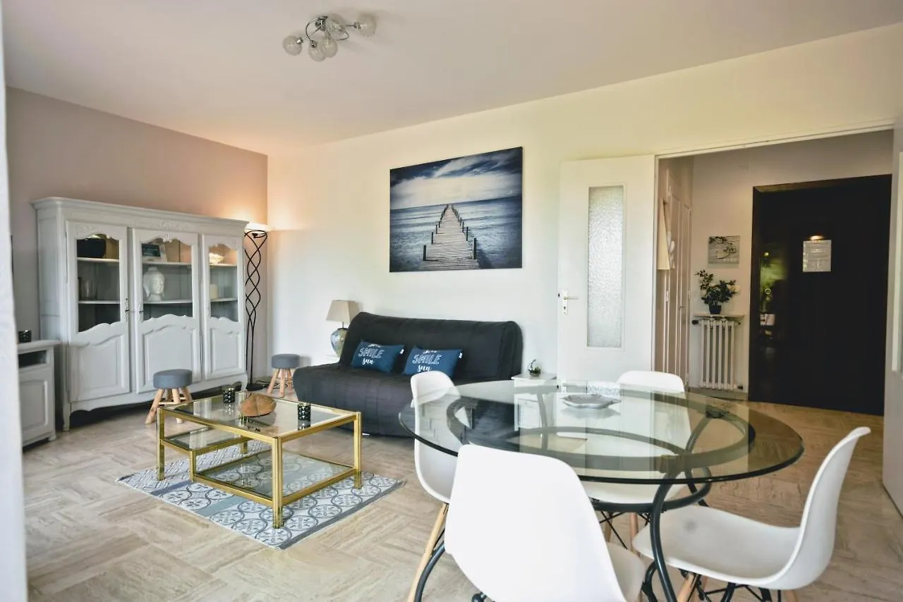 Apartment Residence Les Vertes Annees Juan-les-Pins